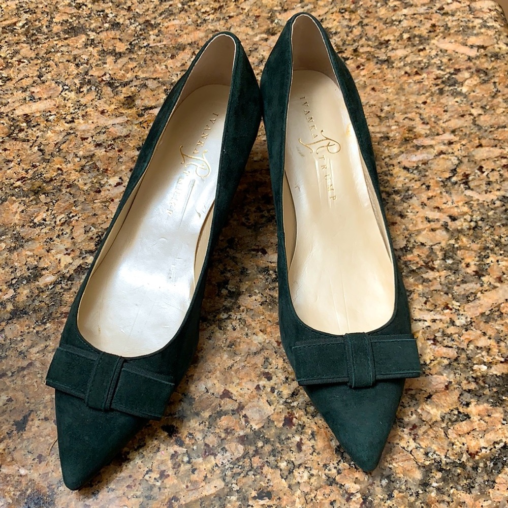 Atrovirens suede leather low heels-Like New